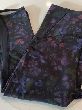 LULULEMON Floral Print cropped leggings